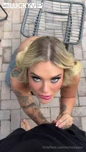 Kali Roses nude xxx leaked banged by a hard dick on bed